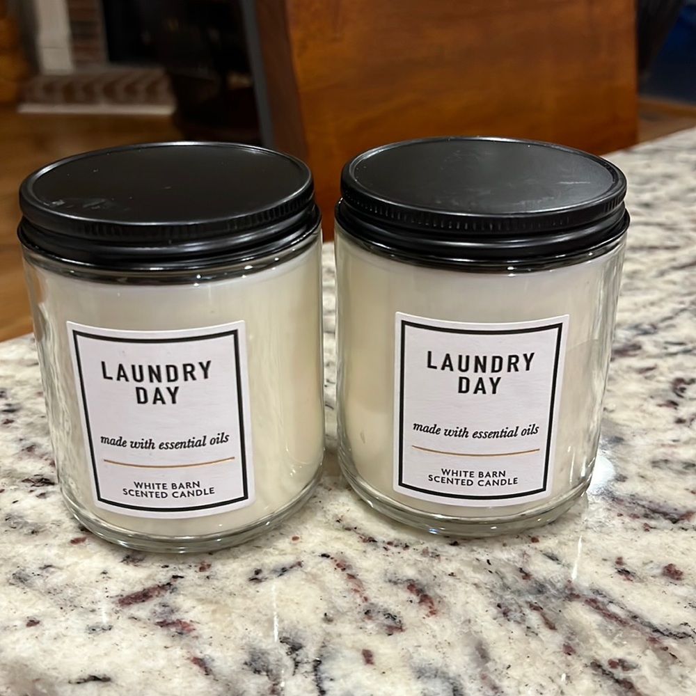 Bundle of two NWT white barn candles